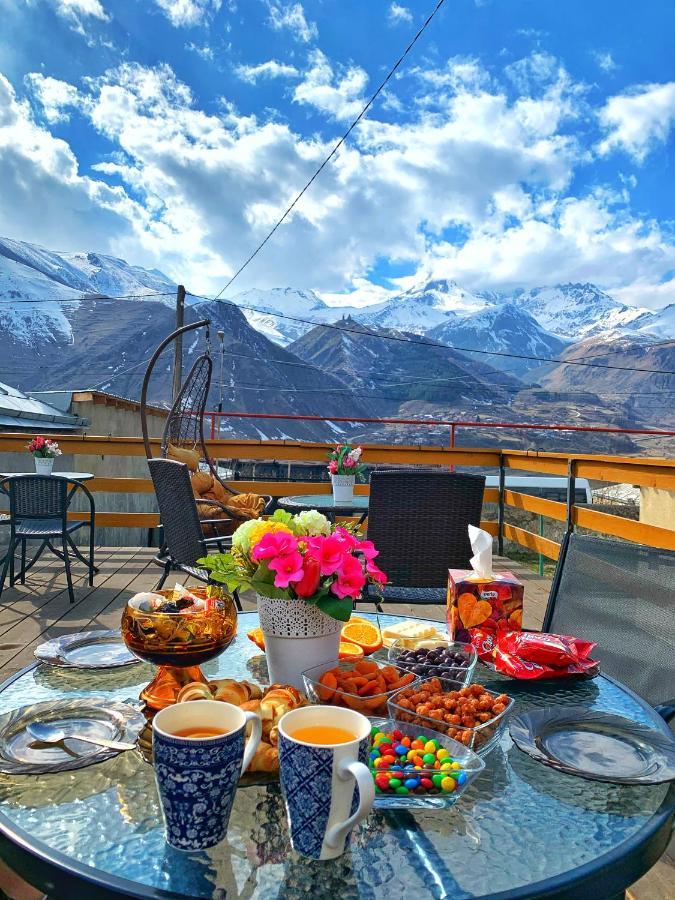 Hotel Elia Kazbegi Buitenkant foto