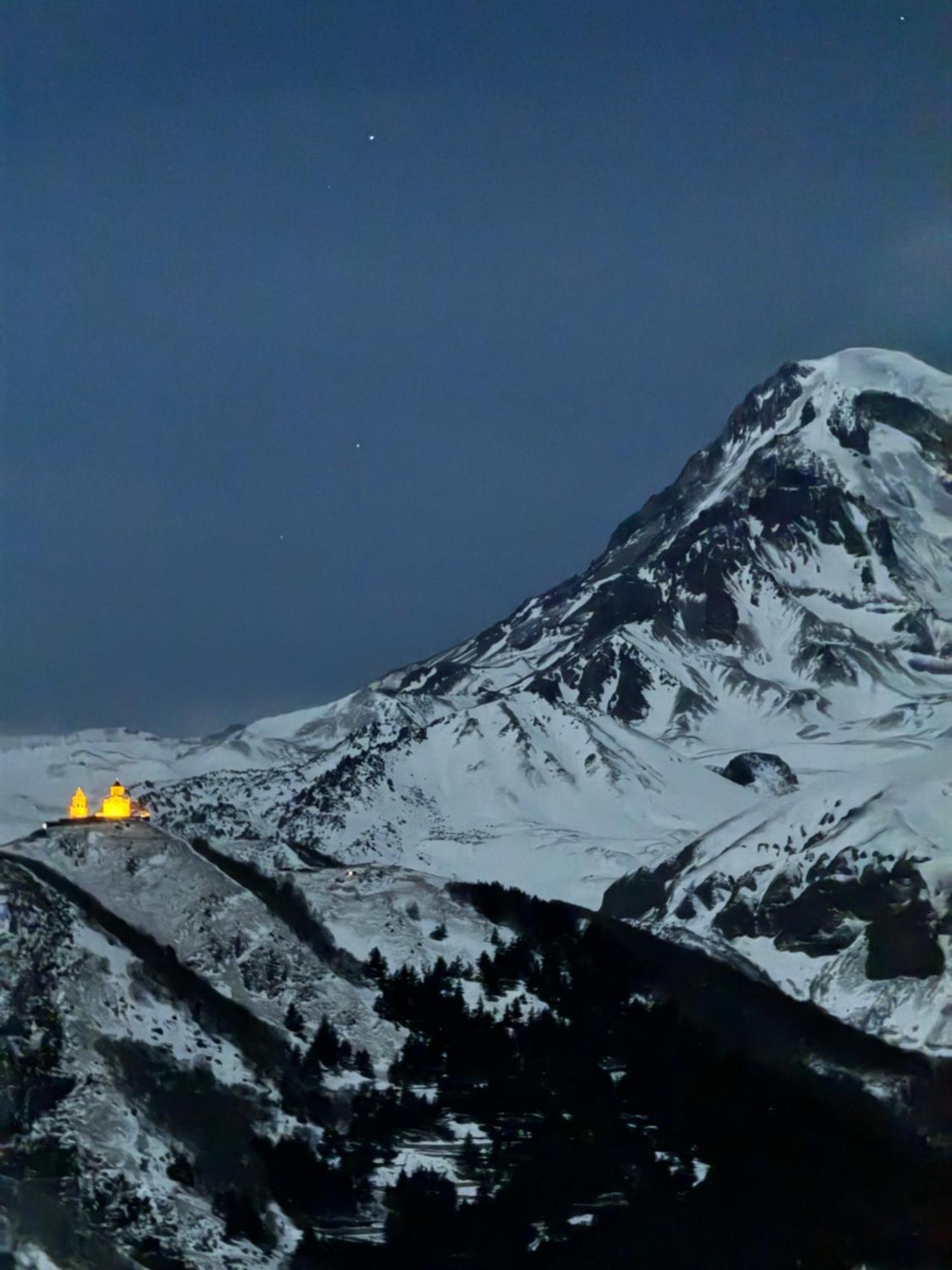 Hotel Elia Kazbegi Buitenkant foto