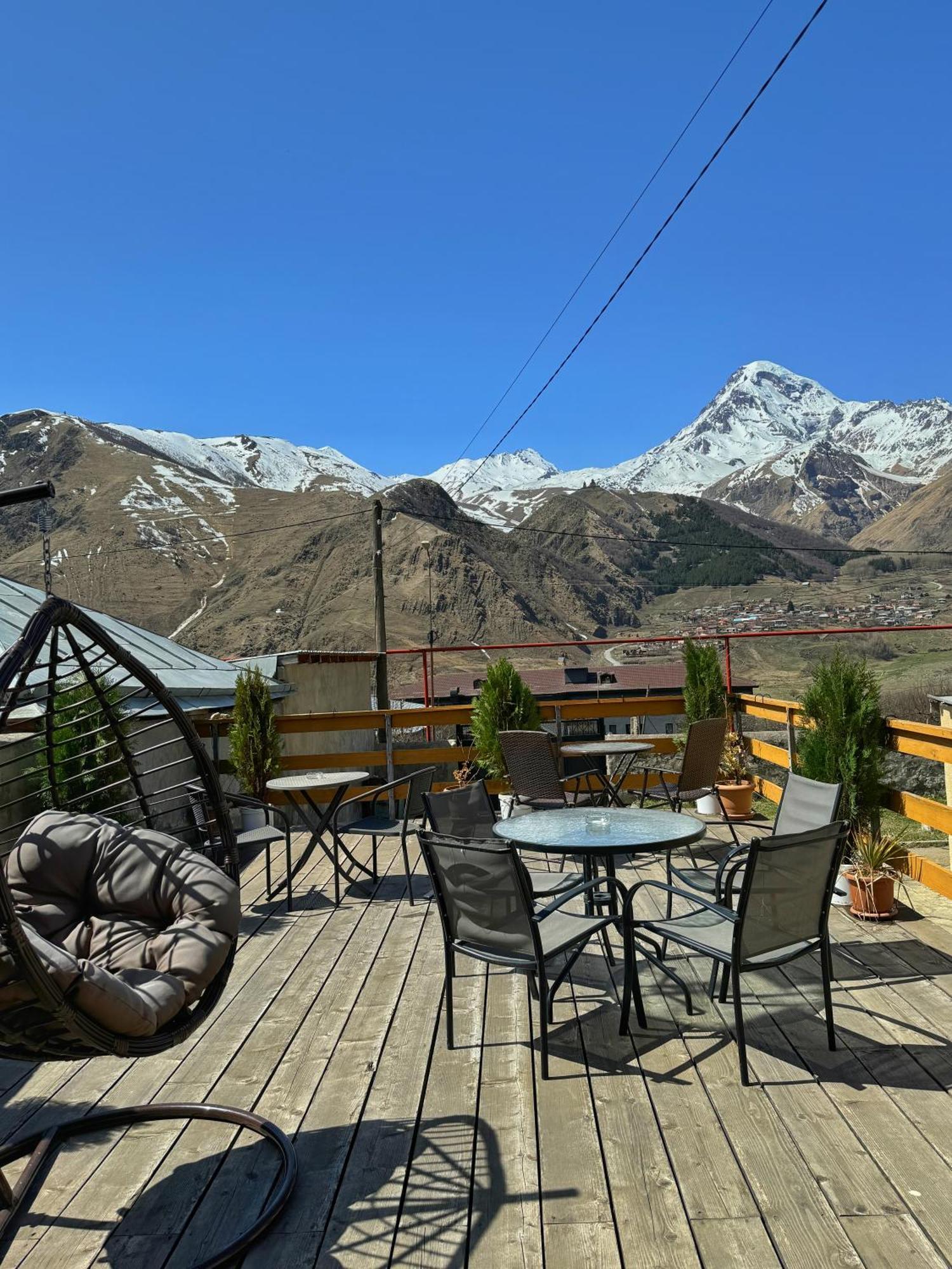 Hotel Elia Kazbegi Buitenkant foto