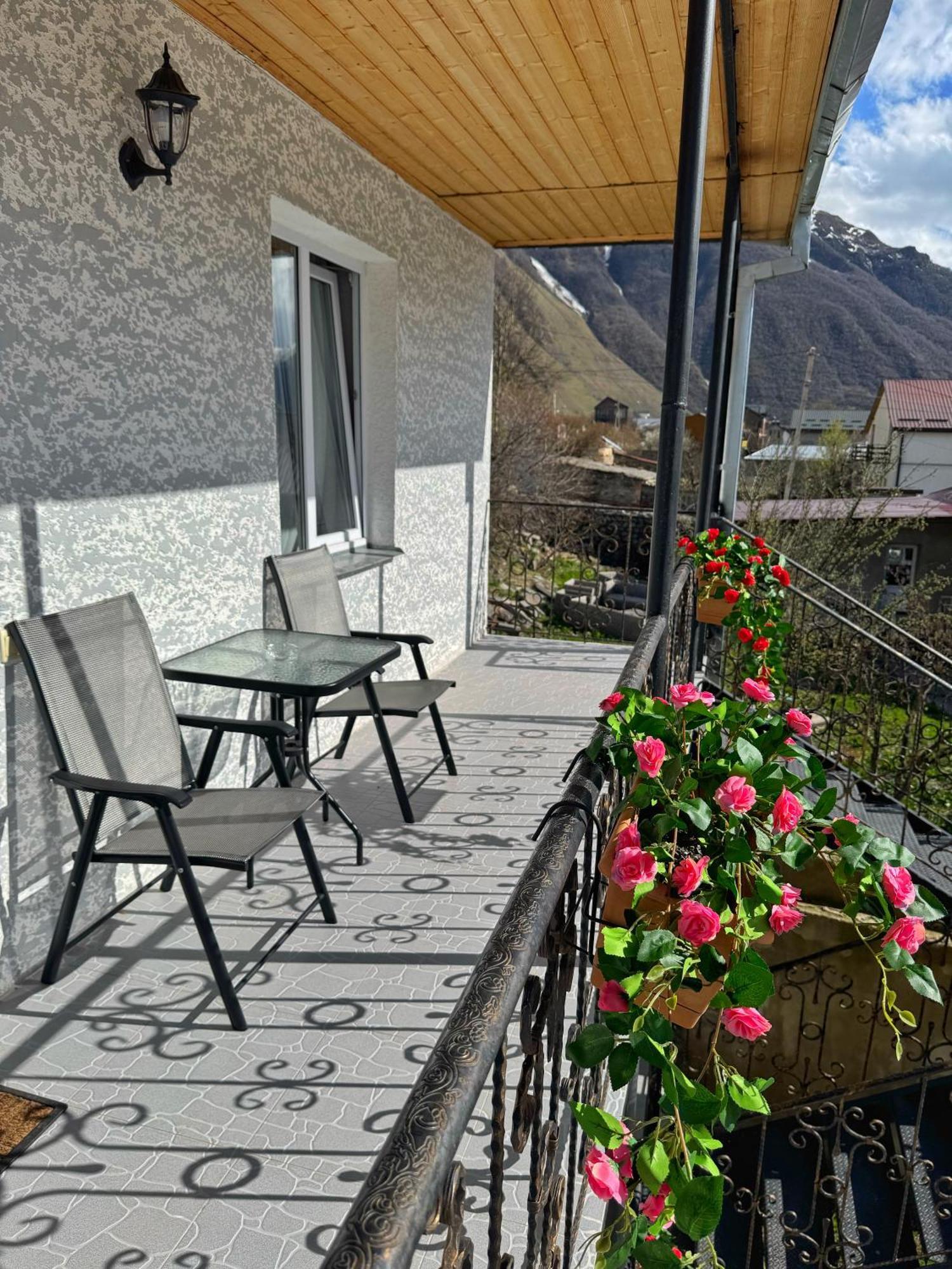 Hotel Elia Kazbegi Buitenkant foto